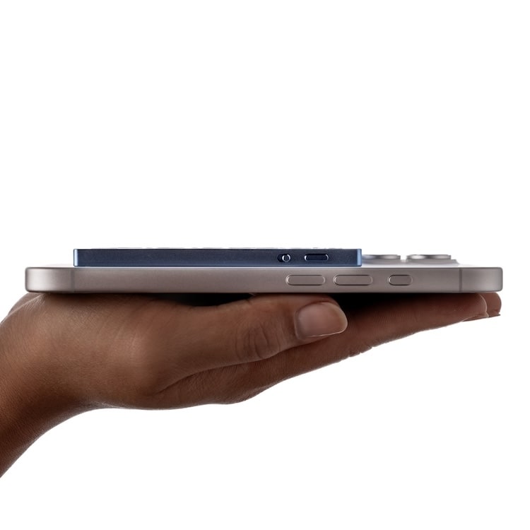 Pocket AI recorder in white color